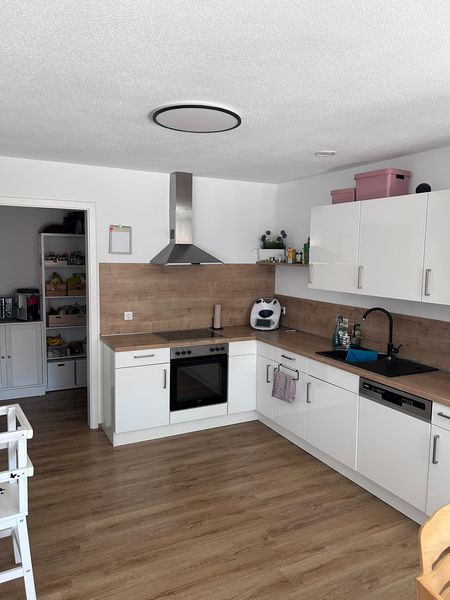 Wohnen mit Charakter: Großzügige 5-Zimmer-Wohnung in Eitensheim